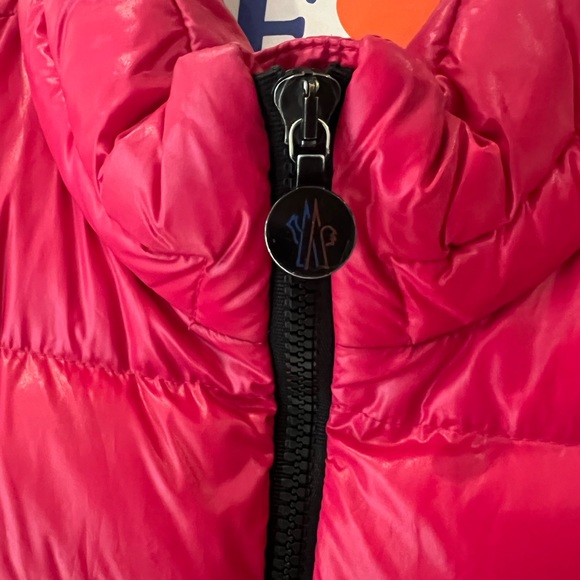 Red Moncler Puffer jacket - Picture 3 of 9